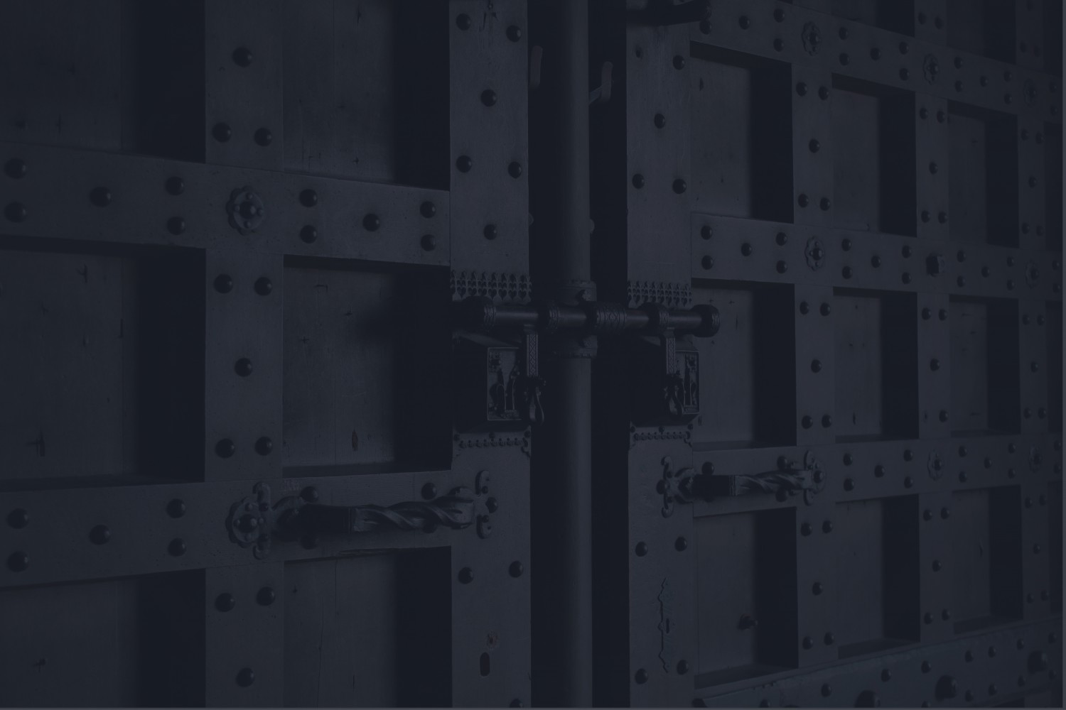 Über SEQURY header 2 background zeichenfla che 1